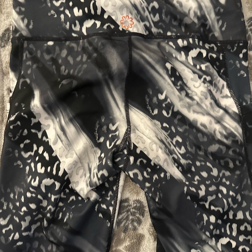 Pro Player Black And Gray Patterned Leggings - image 4